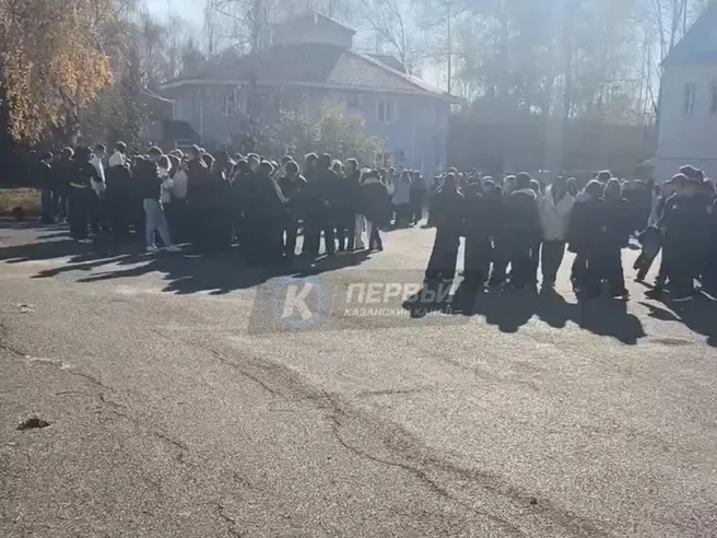 В Казани эвакуировали студентов ТИСБИ и колледжа КИУ
