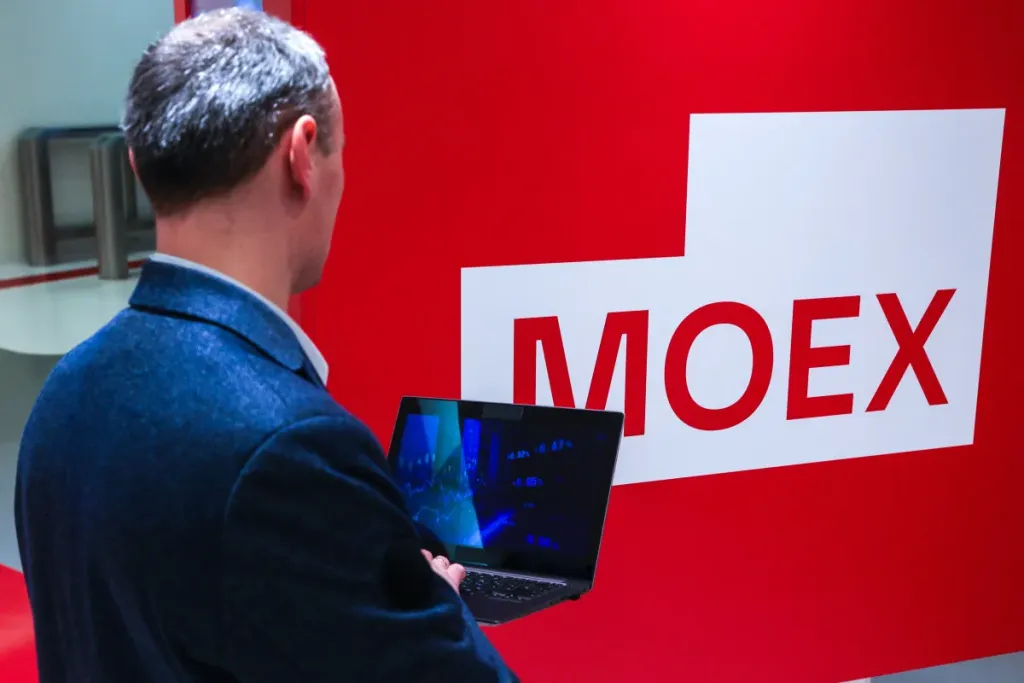 Индекс Мосбиржи закрылся в минусе, акции «Татнефти» выросли